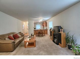 2202 Spartans Trl, Pinckney, MI