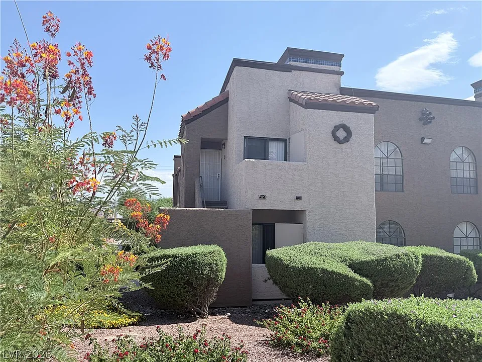 2980 Juniper Hills Blvd #204