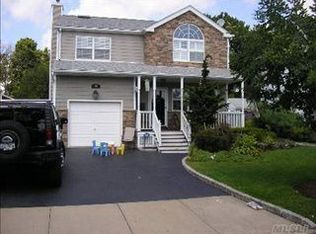 17 Terrace View Rd, Farmingdale, NY 11735