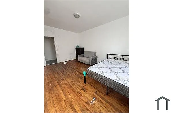 Building Photo - 868 Faile St #3