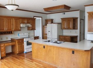 8209 W 152nd Ter, Overland Park, KS 66223