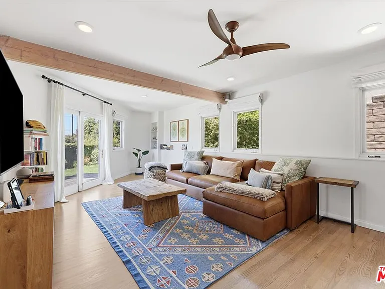3240 Tilden Ave — Photo 11