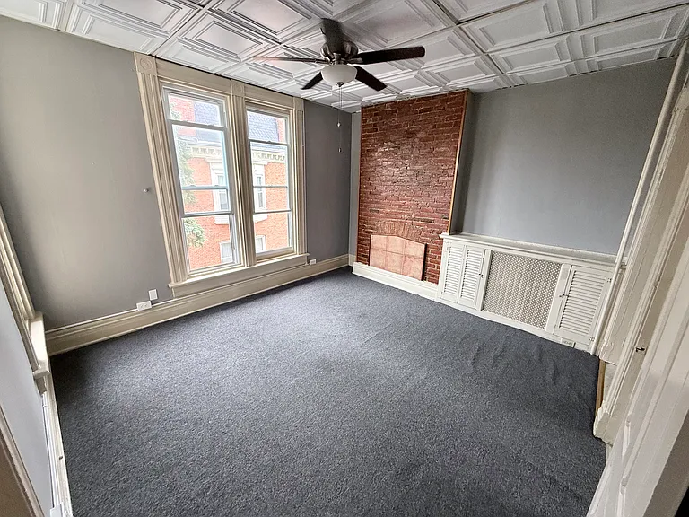 625 Niagara St #3 — Photo 4