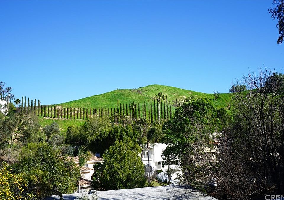 キャサページ 22935 Cass Ave, Woodland Hills, CA 91364 | Zillow
