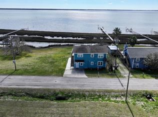 401 E Bayshore Dr, Palacios, TX 77465