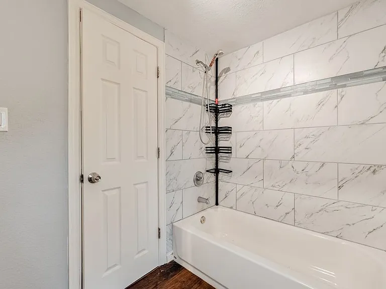 500 E Main St — Photo 12