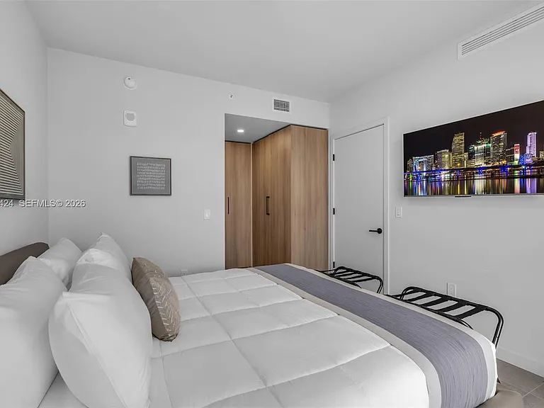 121 NE 5th St #2301 — Photo 13
