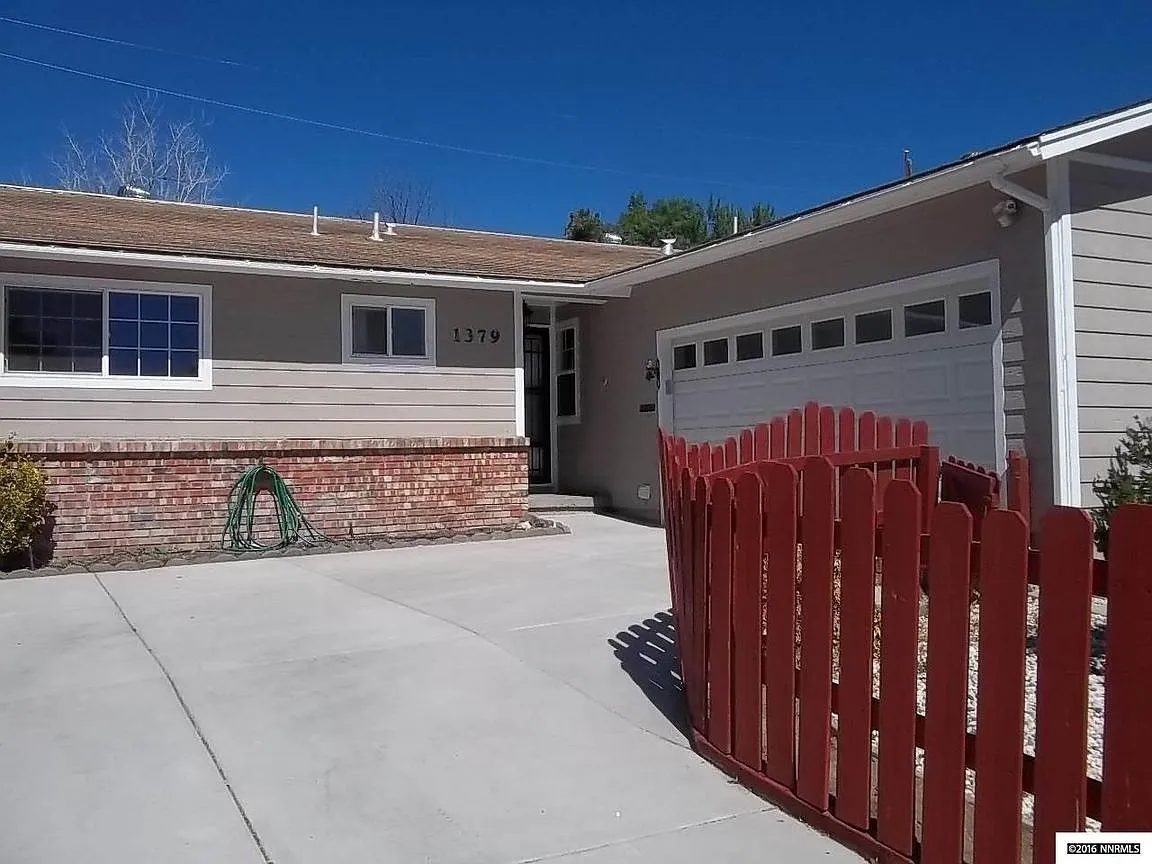 1379 Tioga Way photo 1