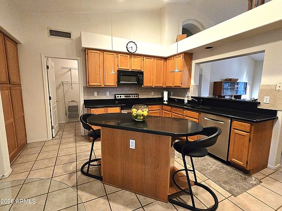 3rd image of 3131 W LAREDO Street
