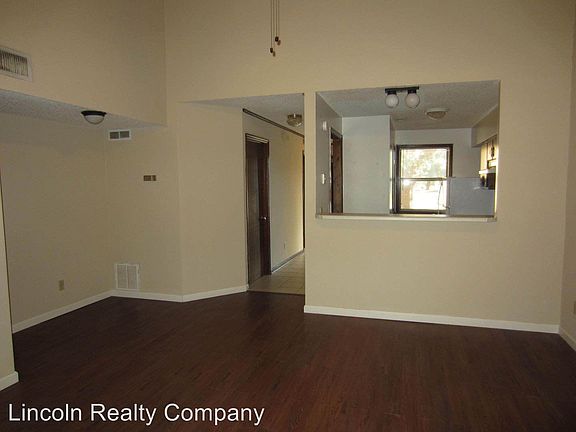 5th image of 2724 Tyndall Dr