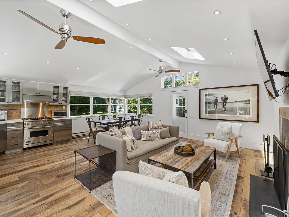 21 Mako Ln