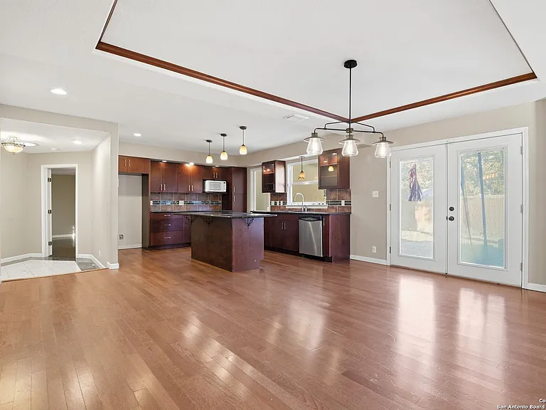 415 Calumet Pl — Photo 12