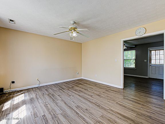 5th image of 6413 Cottagemeadow Dr