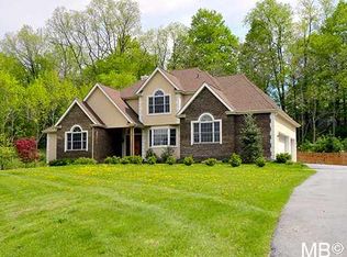 1 Primrose Ln, Chester, NY 10918