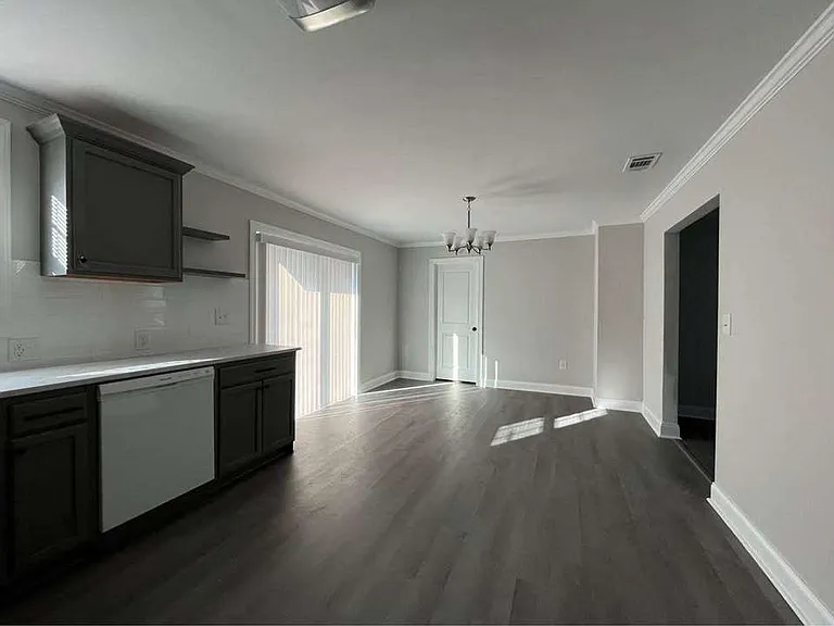 2143 Shrimp St — Photo 8