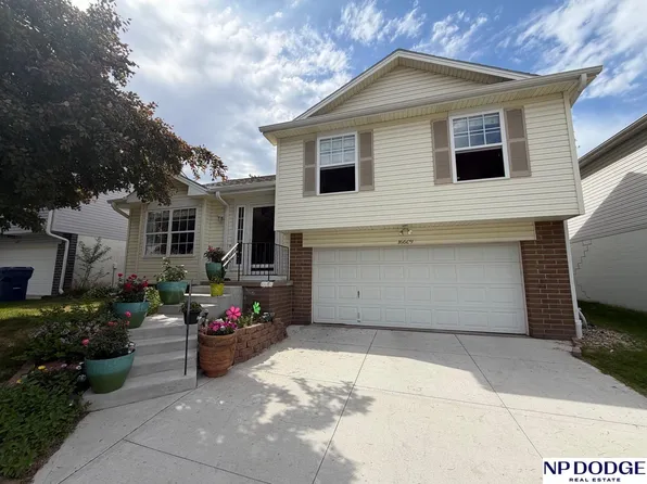 16609 Erskine St, Omaha, NE 68116