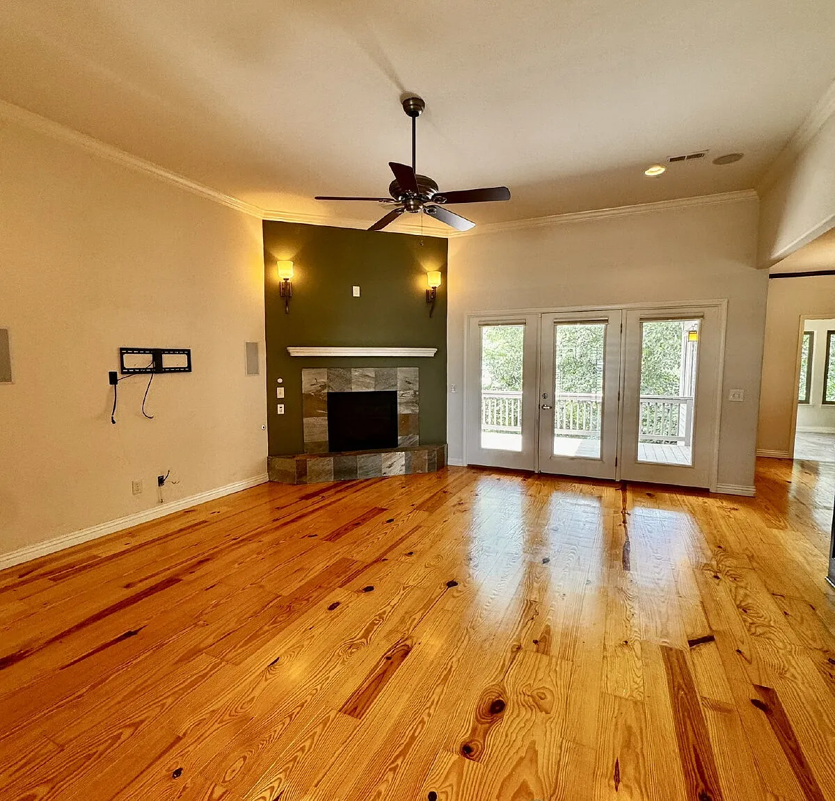 3 bed, 2.5 bath, 2280 sqft, $2,850 — Photo 4