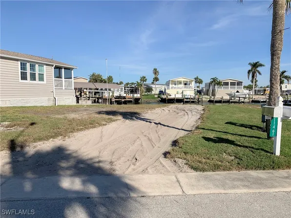 11461 Dogwood Ln, Fort Myers Beach, FL 33931