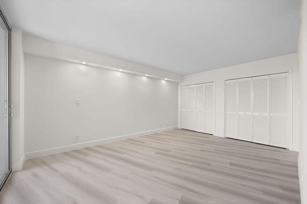4020 W PALM AIRE Drive #408, photo 9