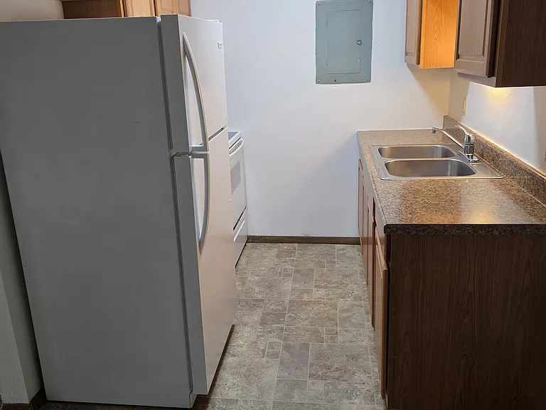 618 Heritage Dr #12 — Photo 2