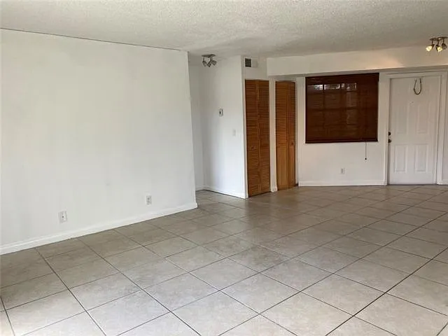 3 bed, 2.0 bath, $2,500 — Photo 4