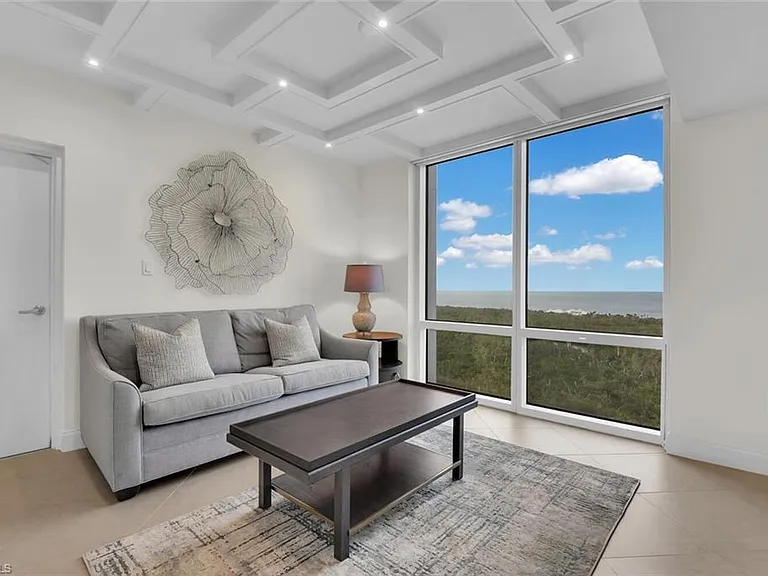 7515 Pelican Bay Blvd #17D — Photo 11