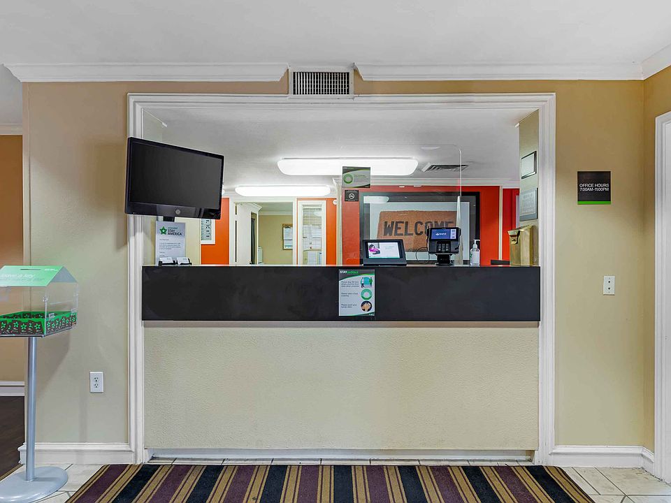 Lobby and Guest Check-in