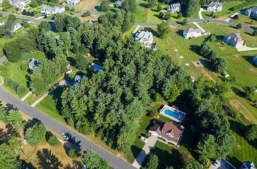 1st image of 10 Lauren Ln