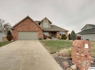 1226 Cadbury Rdg, Quincy, IL 62305