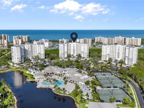 325 Dunes Blvd APT 403, Naples, FL 34110