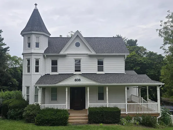 608 S Main St, Mount Airy, MD 21771