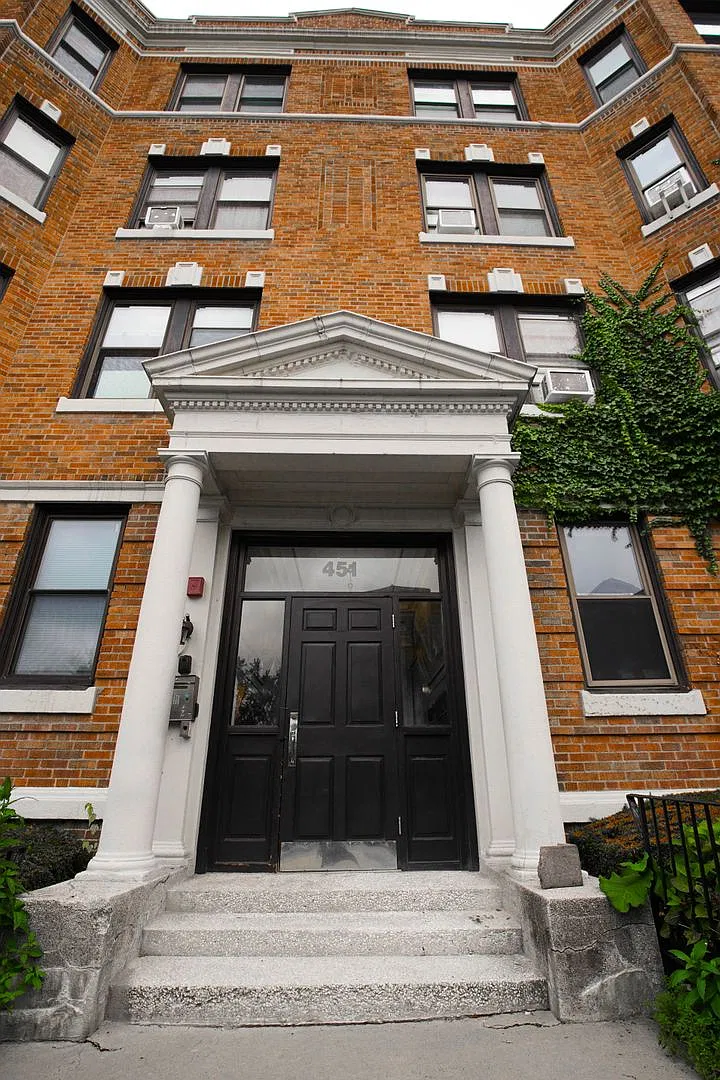 Charming 1-Bedroom Apartment in the Heart of Fenway — Photo 2