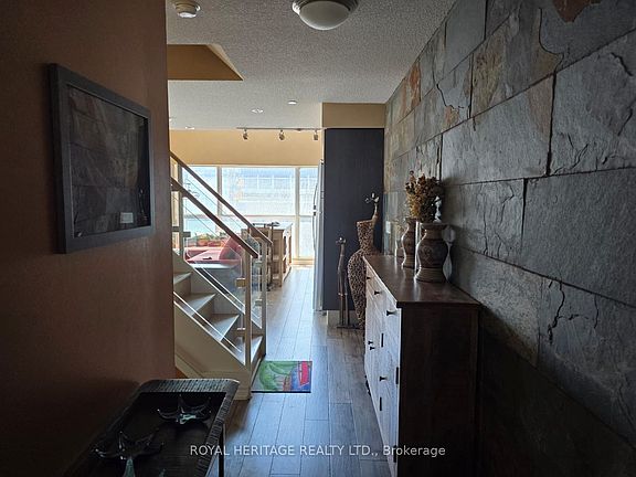 3rd image of 386 Yonge St #510