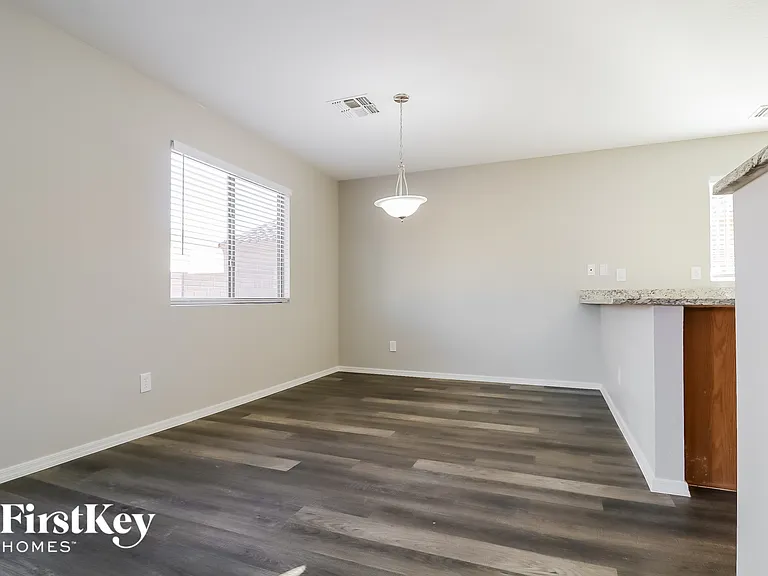 23704 W Huntington Dr — Photo 5