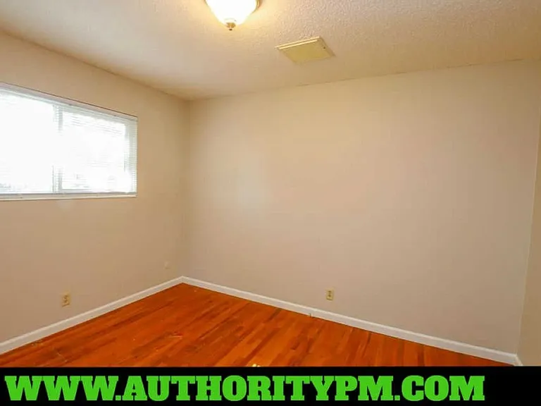 2129 Comet St — Photo 14