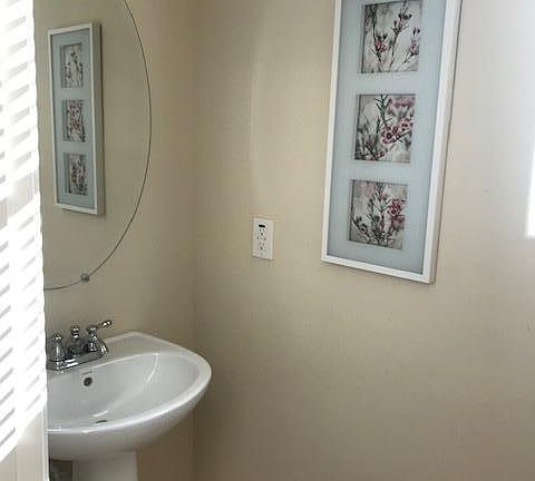 4th image of 3565 S Jasmine Dr