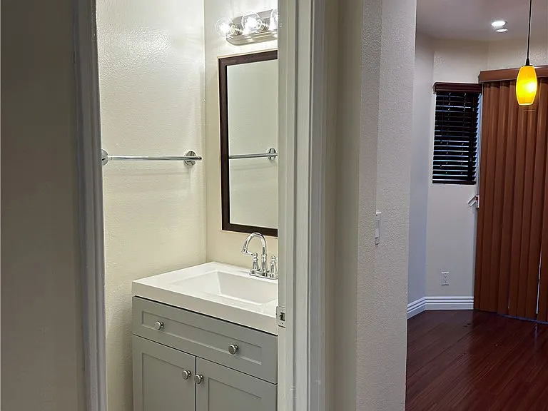 22865 Del Valle St #12 — Photo 5