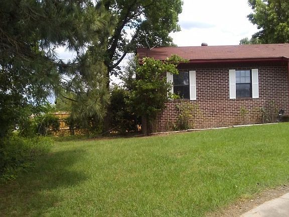 3rd image of 52 White Dr