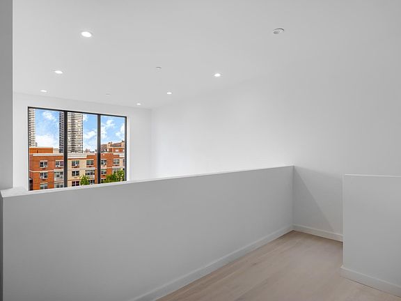 5th image of 221 E 117th St APT 6A