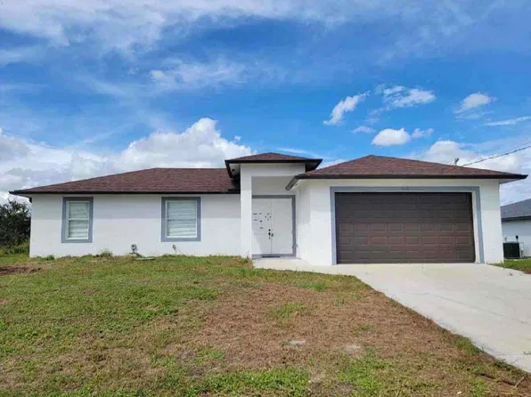 2806 69th St W, Lehigh Acres, FL 33971