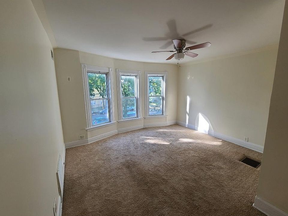 1st image of 1822 W Touhy Ave #2