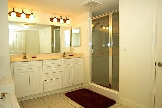 3 bed, 2215 sqft, $3,200 — Photo 2