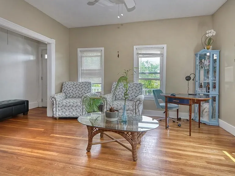 10 Parker St #1 — Photo 4