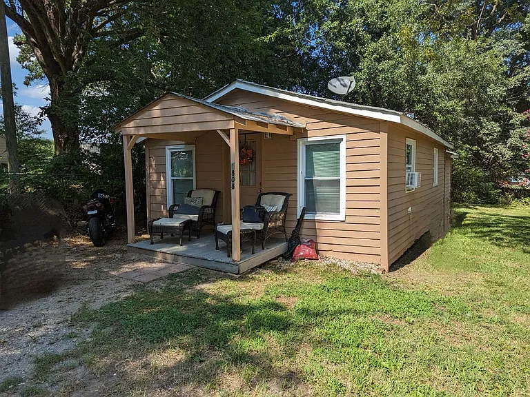 1808 W Davidson Ave — Photo 5