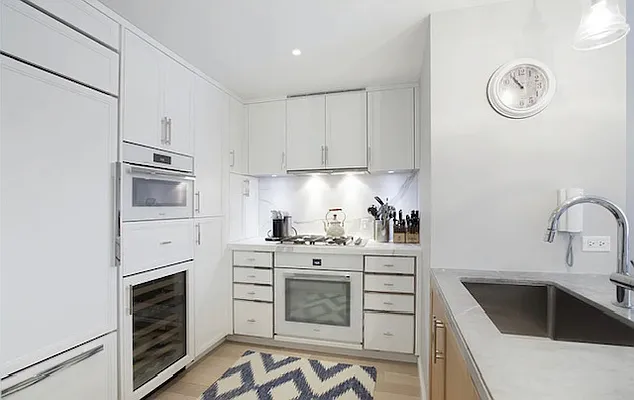 Rented by R New York | media 22