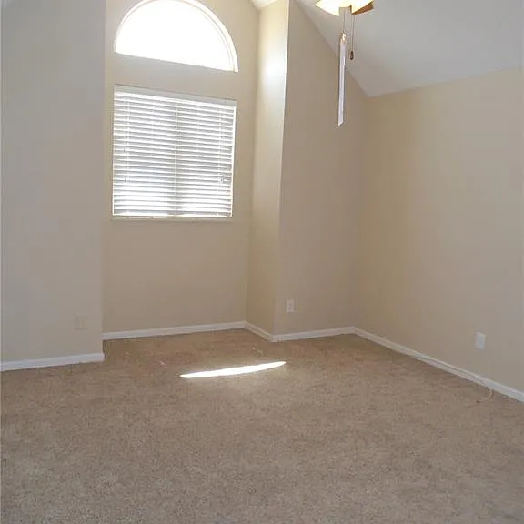 1109 Peachtree Ct — Photo 21