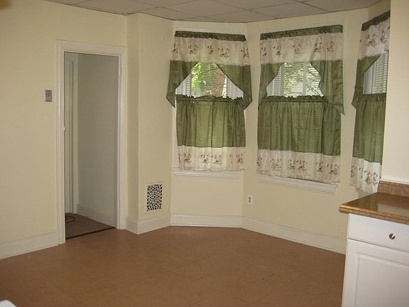 4th image of 1007 W 9th St