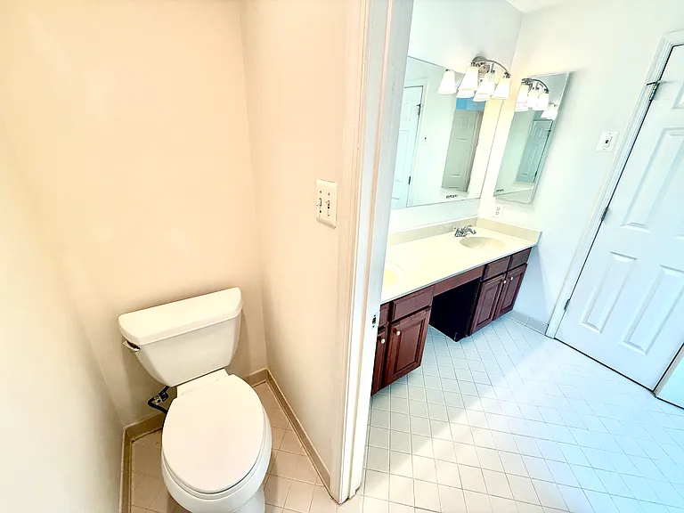 4028 Heatherstone Ct — Photo 24