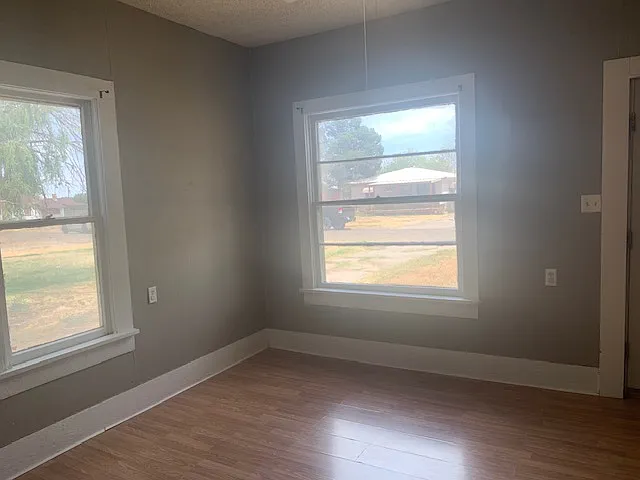 2 bed, 946 sqft, $825 — Photo 2
