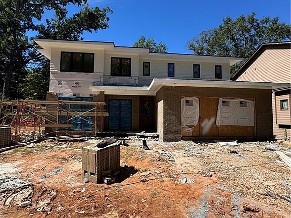 2nd image of 272 Creighton Ave
